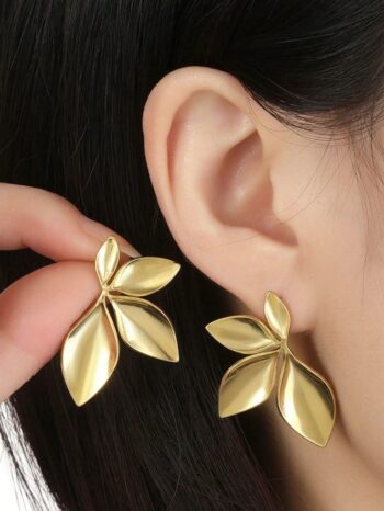 Leaf shaped earrings